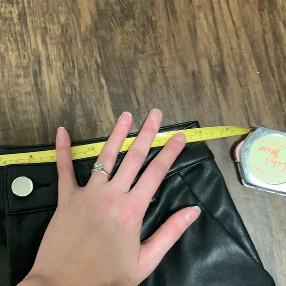 Beginning Boutique faux leather pants - Picture 11 of 14